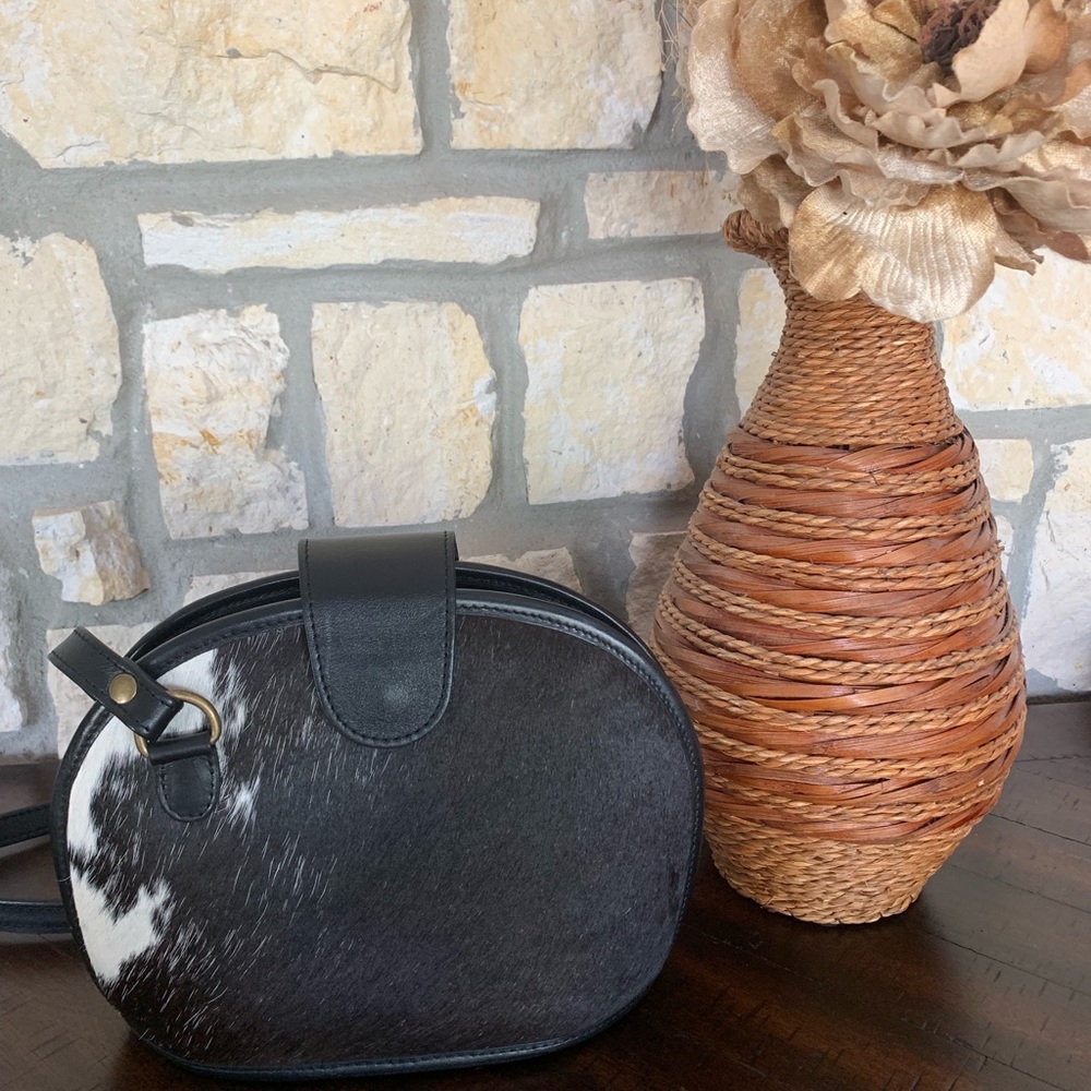 Mira Flores Cross body purse
